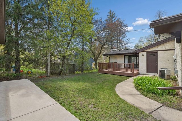 15221 Crestview Lane, Minnetonka, MN 55345