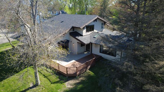 15221 Crestview Lane, Minnetonka, MN 55345