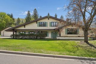 15221 Crestview Lane, Minnetonka, MN 55345