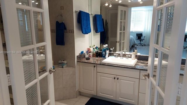 3140 S Ocean Dr 1510, Hallandale Beach, FL 33009