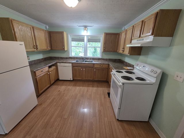 848 N Hurricane Creek Rd, Mc Ewen, TN 37101