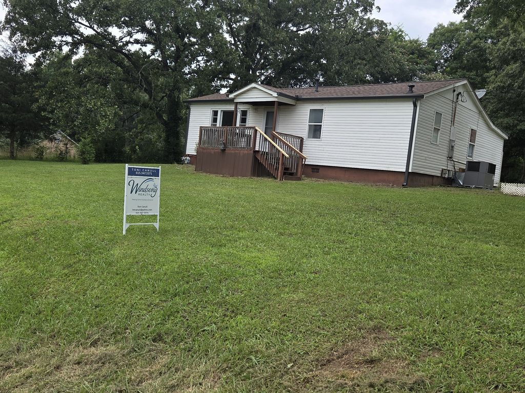 848 N Hurricane Creek Rd, Mc Ewen, TN 37101