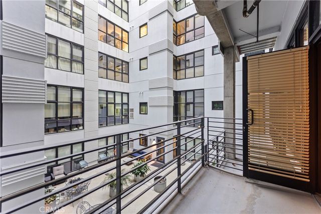 1100 S Grand A109, Los Angeles, CA 90015