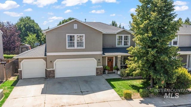 335 E Willowcreek Dr, Middleton, ID 83644