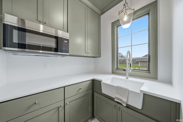 4372 Veritas Boulevard, Fort Wayne, IN 46825