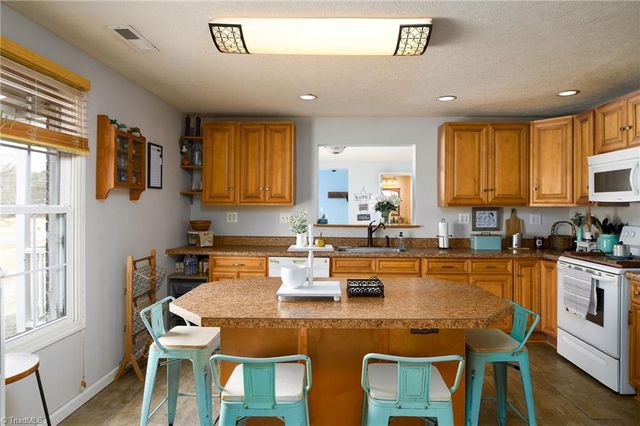 4958 Old US Highway 64, Lexington, NC 27292