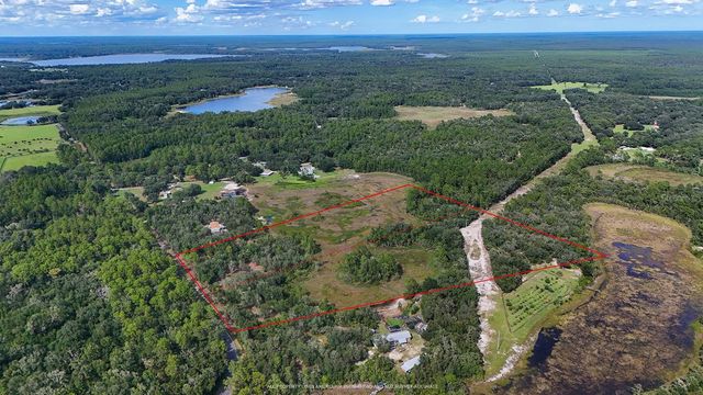 8253 SE 170TH AVE RD, Ocklawaha, FL 32179