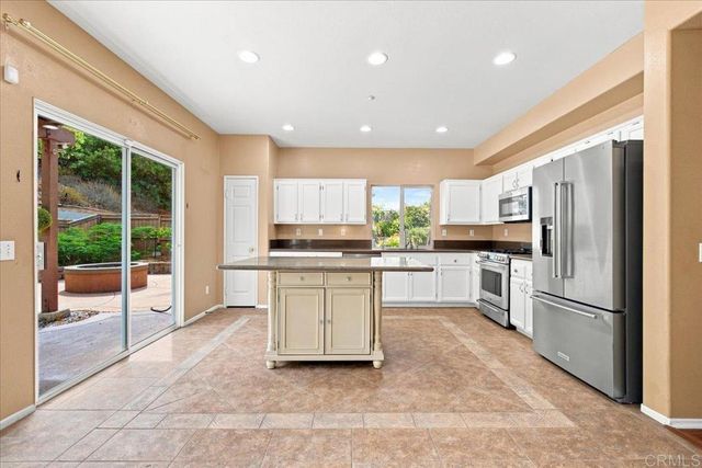 5014 Lake Circle Road, Fallbrook, CA 92028