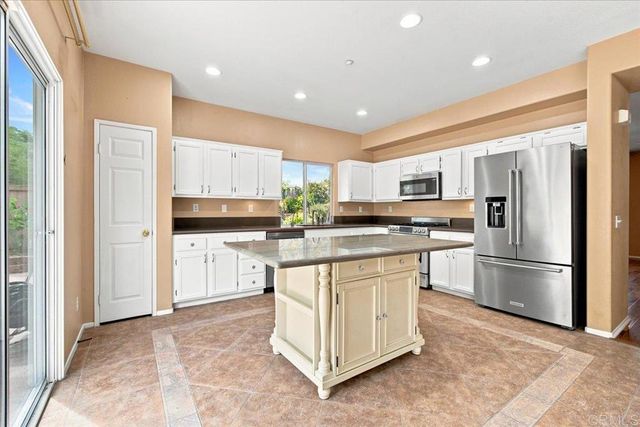 5014 Lake Circle Road, Fallbrook, CA 92028