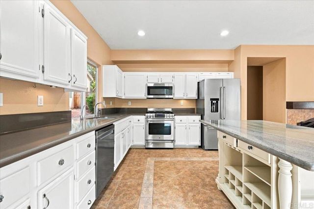 5014 Lake Circle Road, Fallbrook, CA 92028