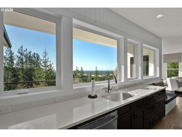 88620 OCEAN VIEW Ln, Florence, OR 97439