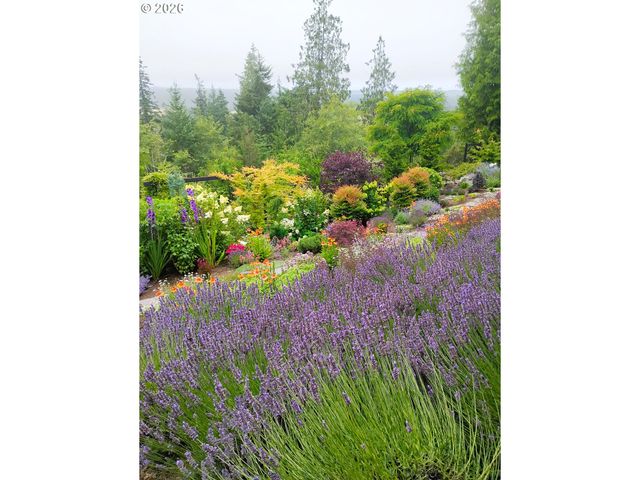 88620 OCEAN VIEW Ln, Florence, OR 97439
