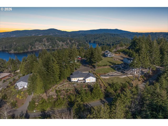 88620 OCEAN VIEW Ln, Florence, OR 97439