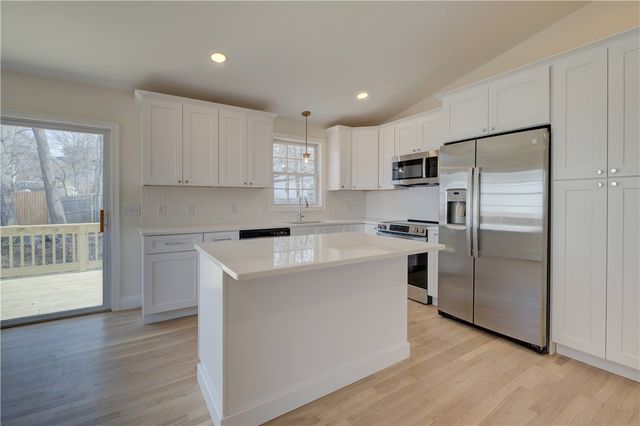 49 Meadow Sweet Trail, Narragansett, RI 02874