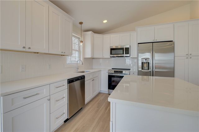 49 Meadow Sweet Trail, Narragansett, RI 02874