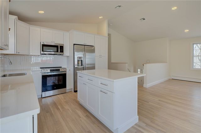 49 Meadow Sweet Trail, Narragansett, RI 02874