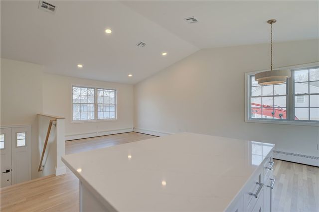 49 Meadow Sweet Trail, Narragansett, RI 02874