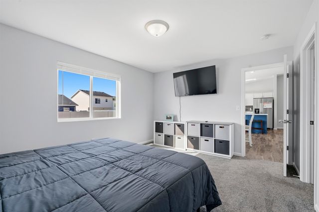 3213 14TH ST NW NW, Minot, ND 58703