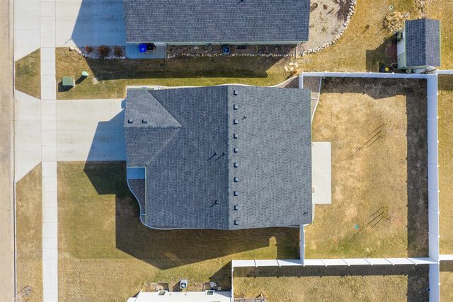 3213 14TH ST NW NW, Minot, ND 58703