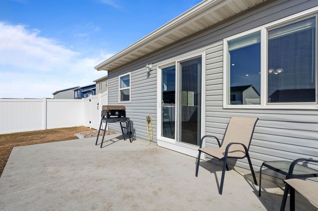 3213 14TH ST NW NW, Minot, ND 58703