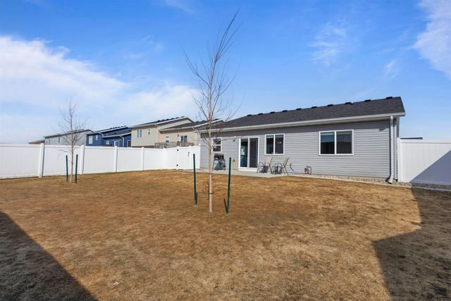 3213 14TH ST NW NW, Minot, ND 58703
