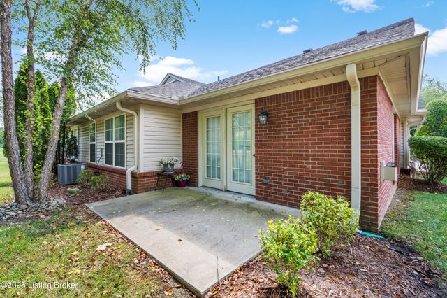 9223 Hawthorne Pointe Dr, Louisville, KY 40272