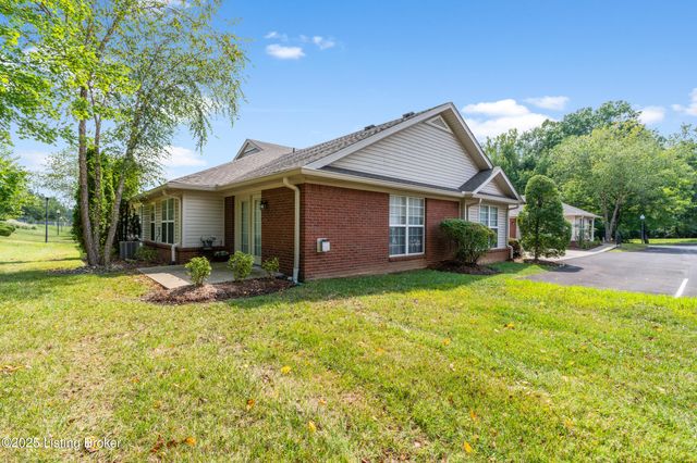 9223 Hawthorne Pointe Dr, Louisville, KY 40272