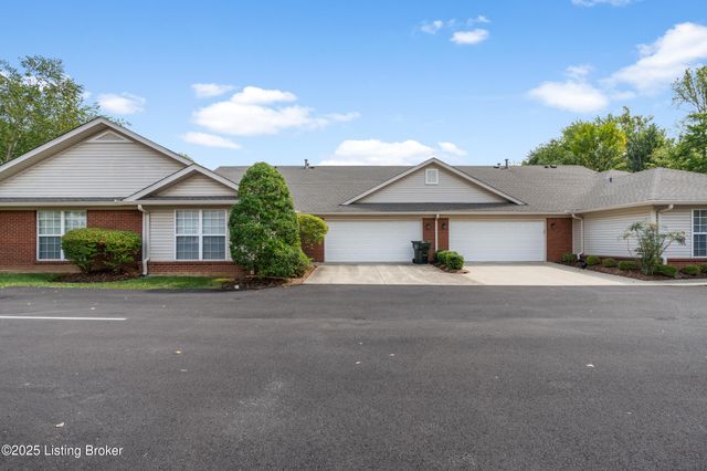 9223 Hawthorne Pointe Dr, Louisville, KY 40272