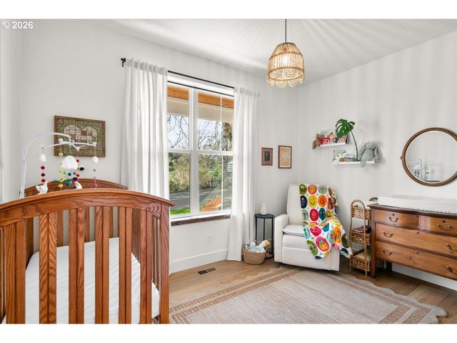 1305 UFF DA St, Silverton, OR 97381