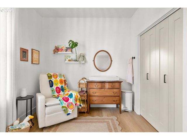 1305 UFF DA St, Silverton, OR 97381