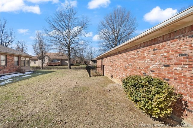 1711 Nole Drive, Jeffersonville, IN 47130