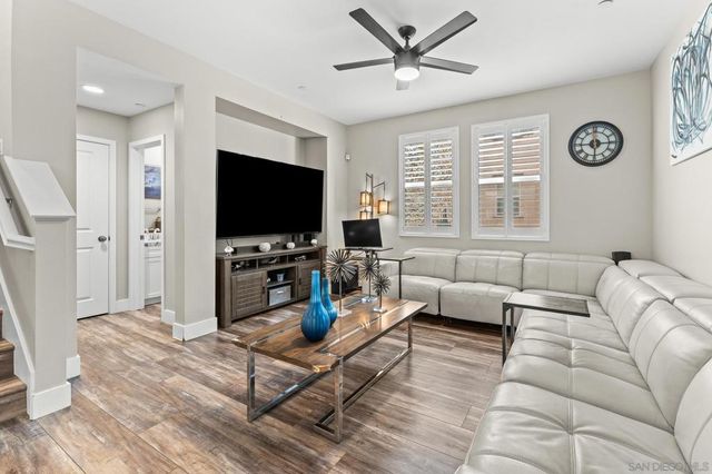 543 W Foothill Blvd 120, Glendora, CA 91741