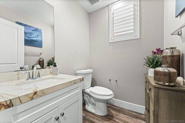 543 W Foothill Blvd 120, Glendora, CA 91741