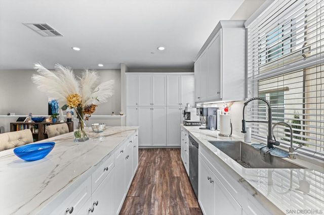 543 W Foothill Blvd 120, Glendora, CA 91741