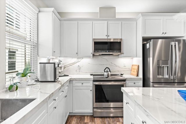 543 W Foothill Blvd 120, Glendora, CA 91741