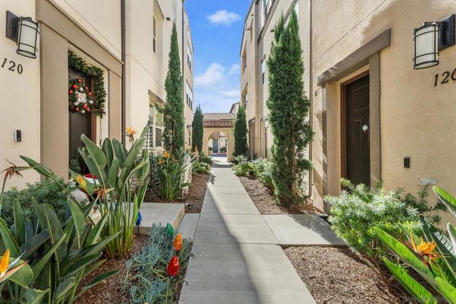 543 W Foothill Blvd 120, Glendora, CA 91741