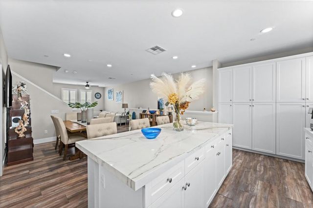 543 W Foothill Blvd 120, Glendora, CA 91741