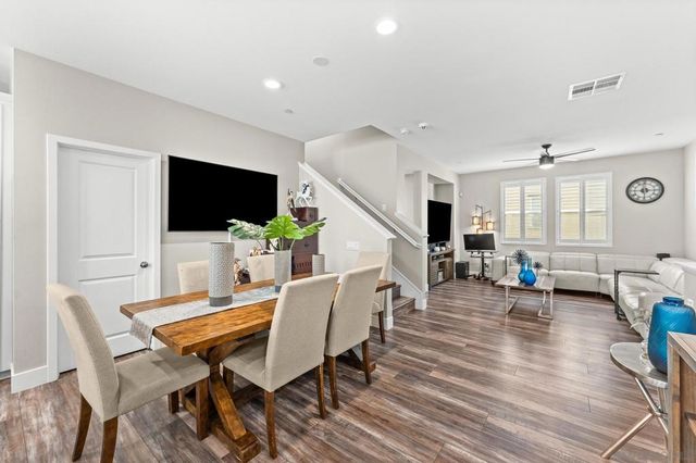 543 W Foothill Blvd 120, Glendora, CA 91741