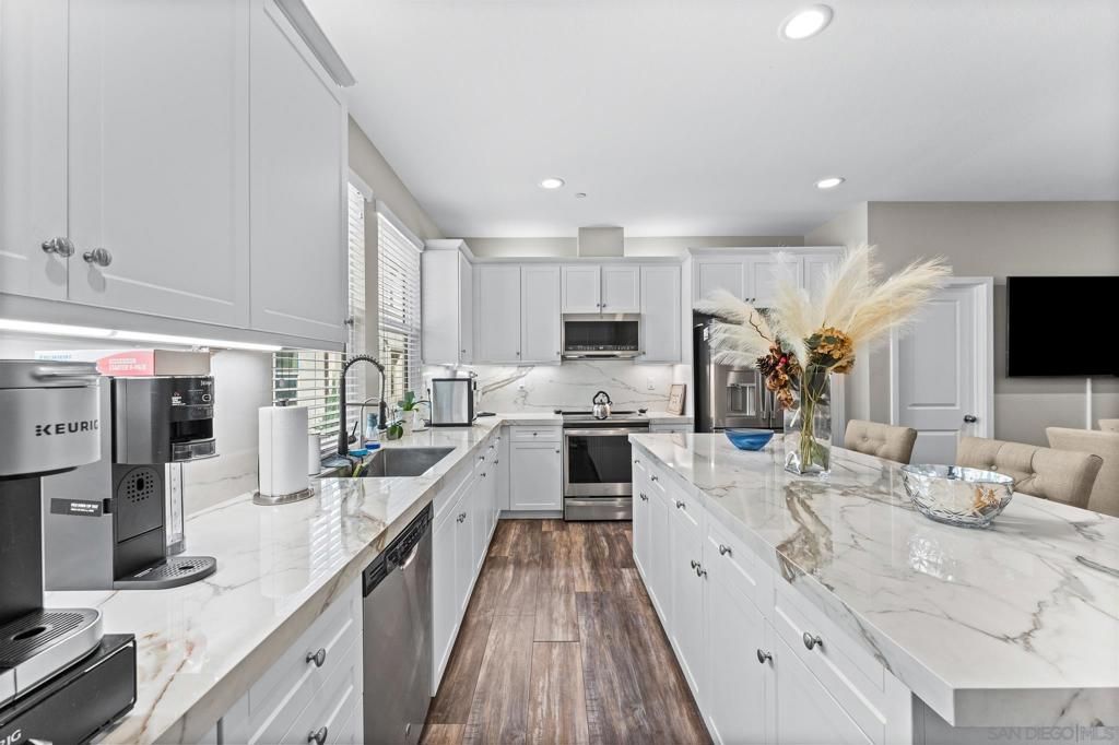 543 W Foothill Blvd 120, Glendora, CA 91741