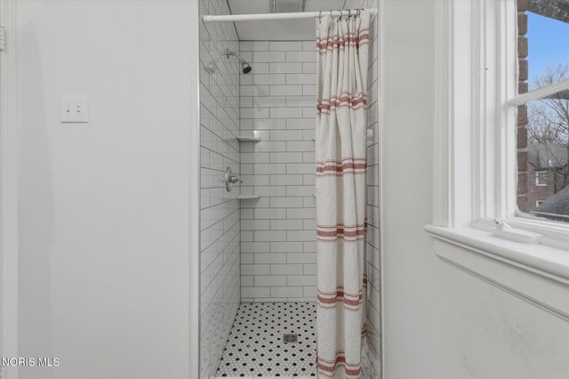 2850 Kenwood Boulevard, Toledo, OH 43606