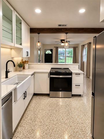 5350 6TH AVENUE N, St Petersburg, FL 33710