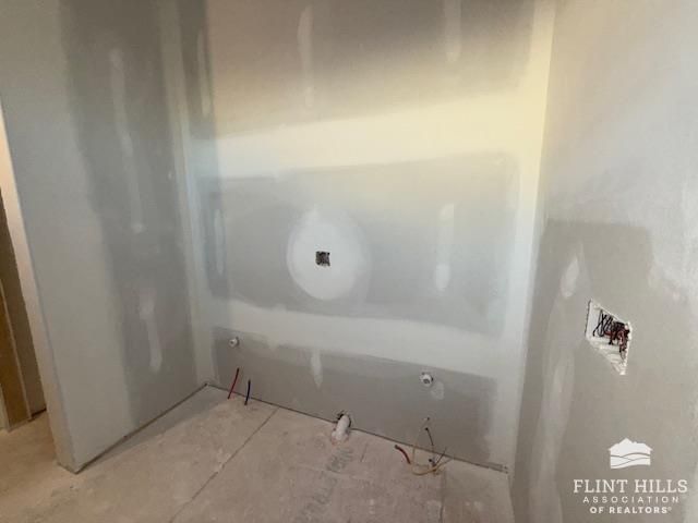 2406 Sawmill, Junction City, KS 66441