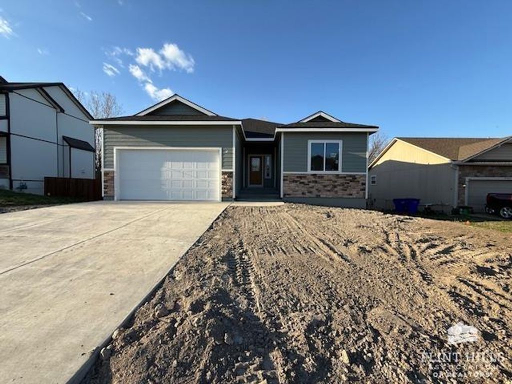 2406 Sawmill, Junction City, KS 66441