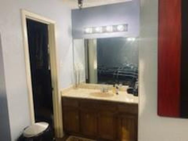 4901 Lambs LN, Austin, TX 78744