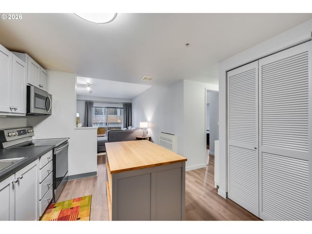 701 COLUMBIA St 313, Vancouver, WA 98660