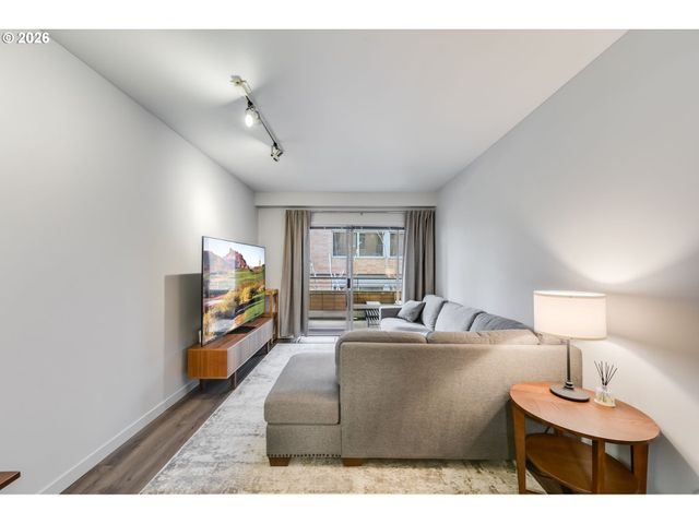 701 COLUMBIA St 313, Vancouver, WA 98660