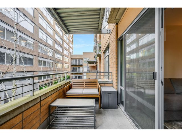 701 COLUMBIA St 313, Vancouver, WA 98660