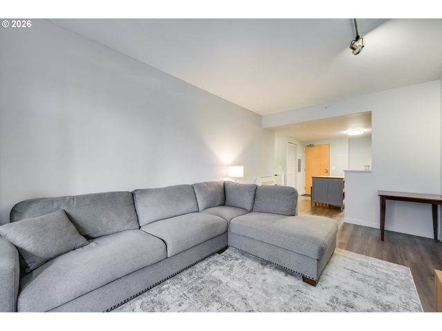 701 COLUMBIA St 313, Vancouver, WA 98660