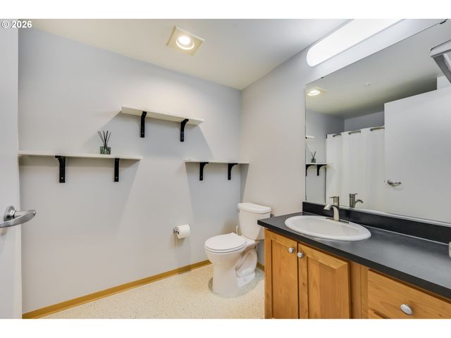 701 COLUMBIA St 313, Vancouver, WA 98660