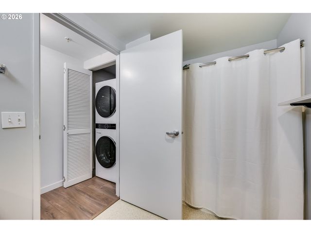 701 COLUMBIA St 313, Vancouver, WA 98660